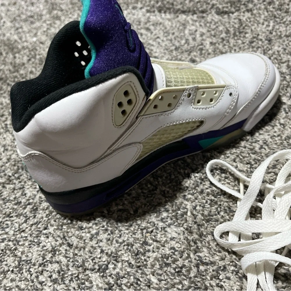 Nike Air Jordan 5 Retro Size 4.5Y Unisex Kids Grape White Purple Teal Sneakers